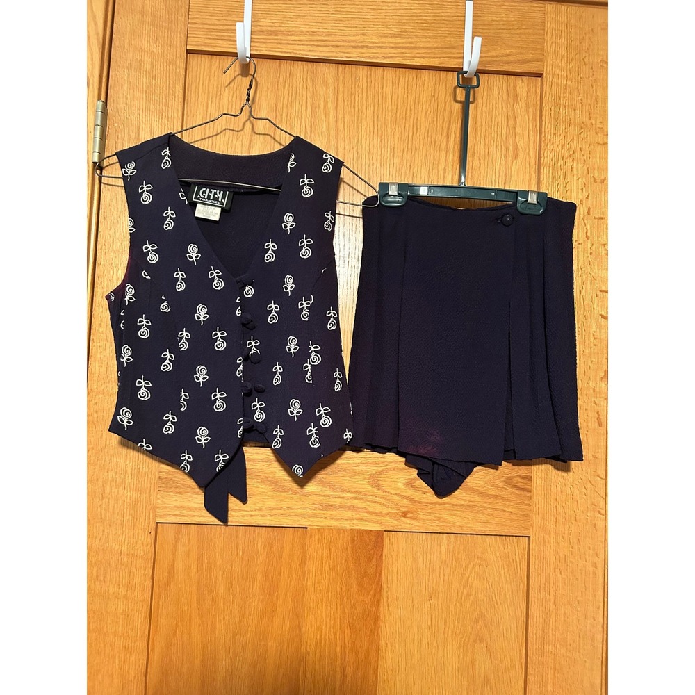 Vintage City Triangles Navy Blue Rose Print Vest and Skort Set 2 Piece Size 3
